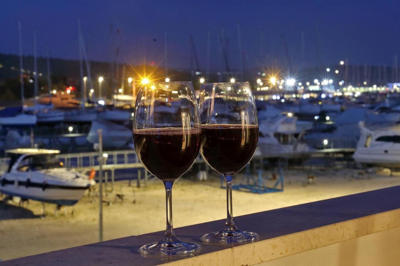 ביבינייה Luxury Apartments Monika Near The Sea With Private Parking מראה חיצוני תמונה