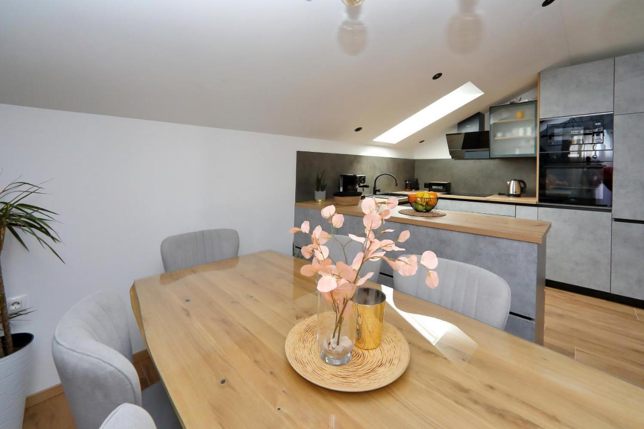 ביבינייה Luxury Apartments Monika Near The Sea With Private Parking מראה חיצוני תמונה