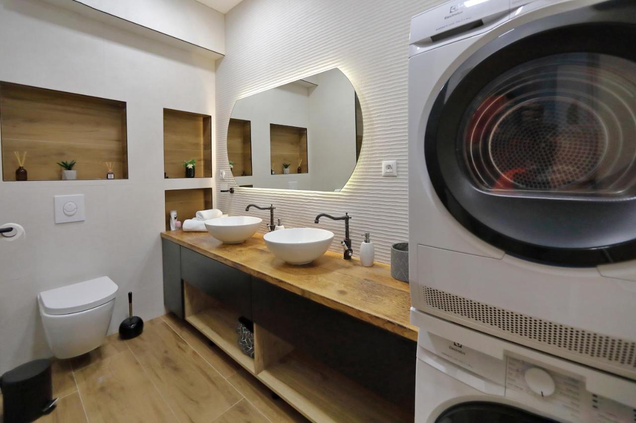 ביבינייה Luxury Apartments Monika Near The Sea With Private Parking מראה חיצוני תמונה
