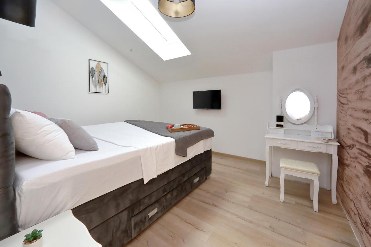 ביבינייה Luxury Apartments Monika Near The Sea With Private Parking מראה חיצוני תמונה