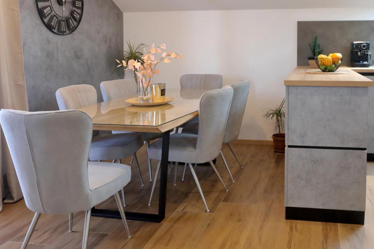 ביבינייה Luxury Apartments Monika Near The Sea With Private Parking מראה חיצוני תמונה