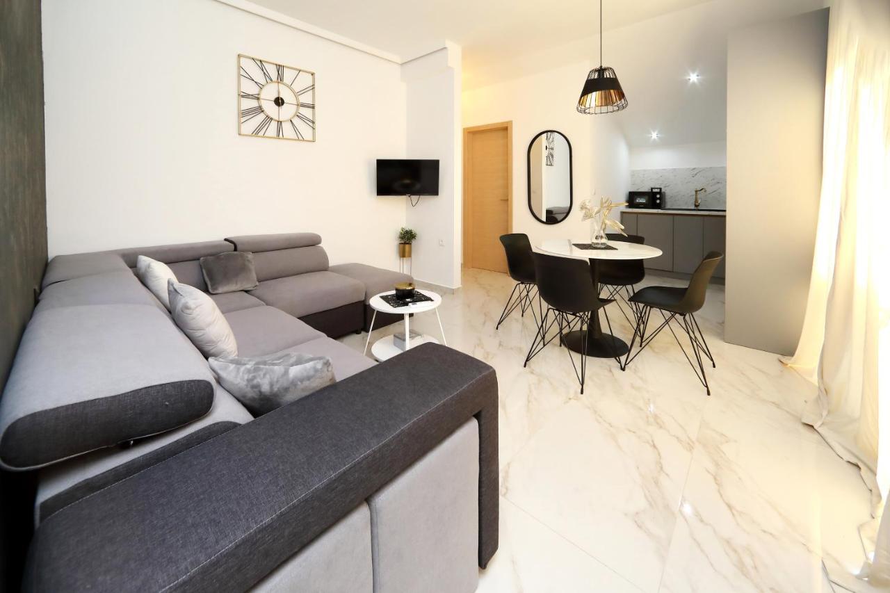 ביבינייה Luxury Apartments Monika Near The Sea With Private Parking מראה חיצוני תמונה